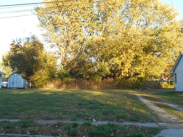 2nd image of 758 S Redman Ave