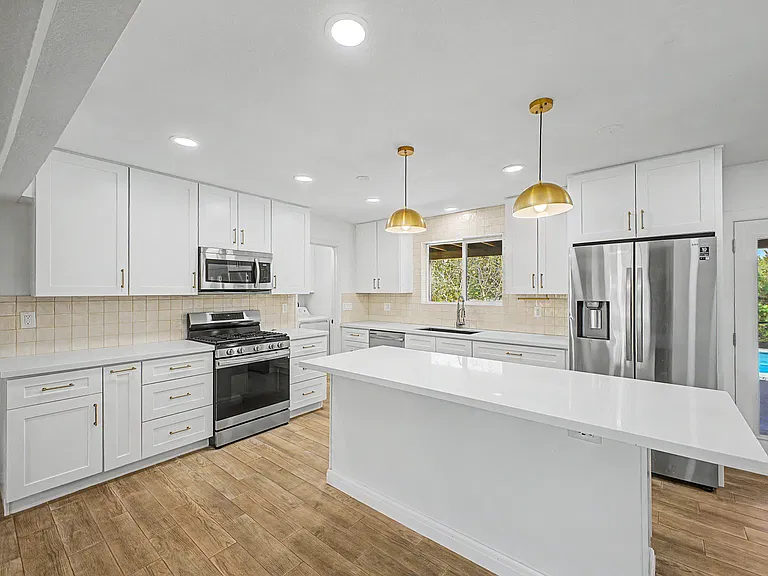 3922 E Sahuaro Dr — Photo 10