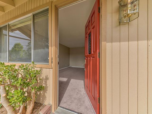 3rd image of 108 Dogwood Dr