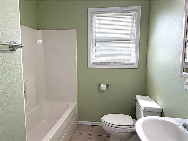 3068 Effie St — Photo 9