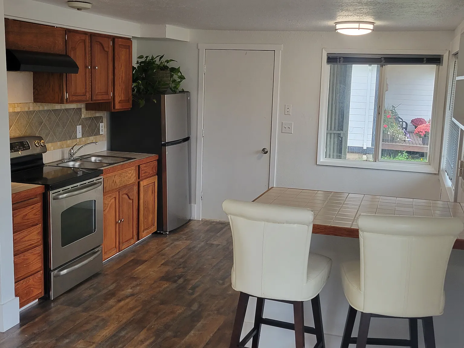 2 bed, 1000 sqft, $1,850 — Photo 3
