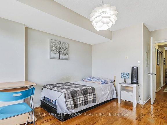 4th image of 2464 Weston Rd #201