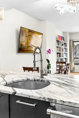 Sold by Triplemint | media 4
