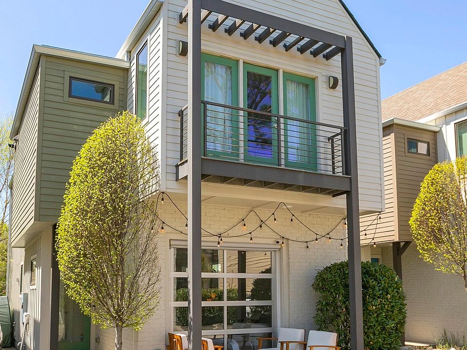 1st image of 221 Gentry Ave