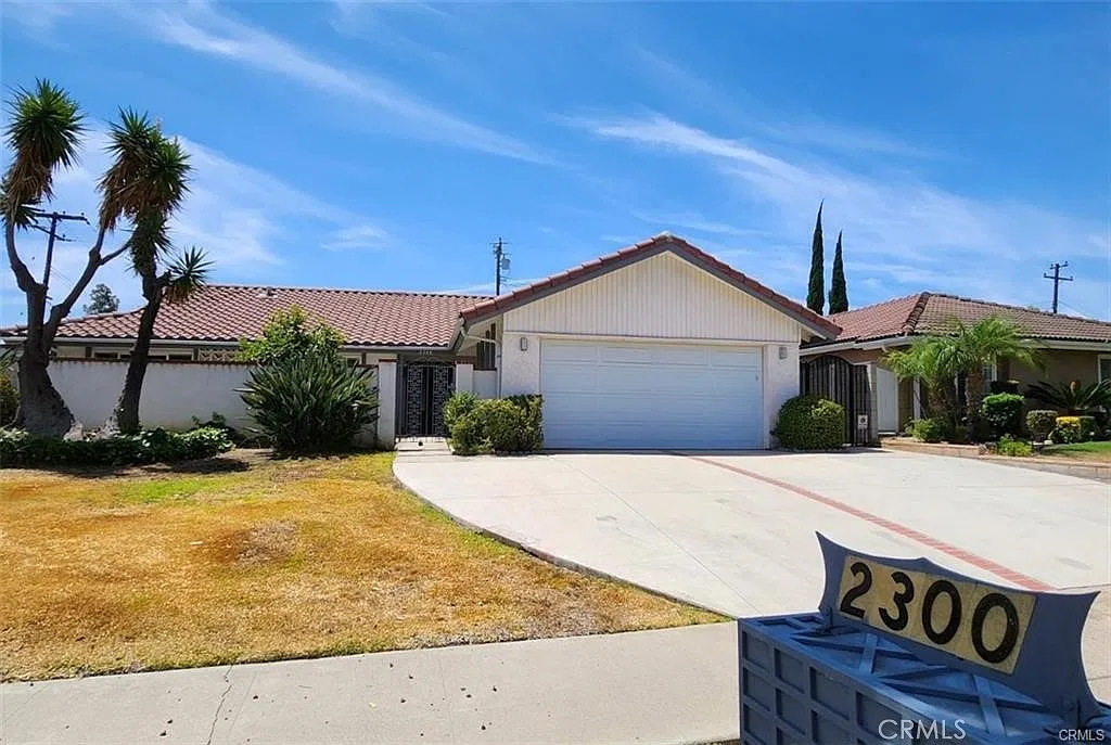 3 bed, 1718 sqft, $4,950 — Photo 1