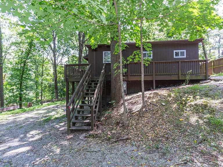 160B Greenwood Rd — Photo 1