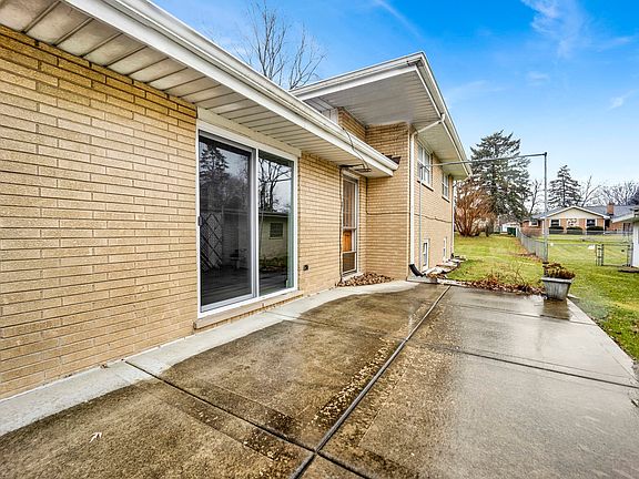 5th image of 12412 S Meade Ave