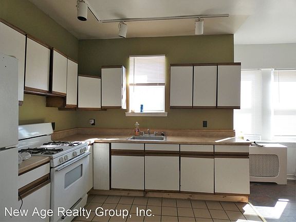 4th image of 4511 Baltimore Ave