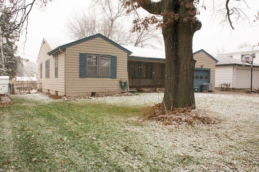 2nd image of 7414 Vinton St