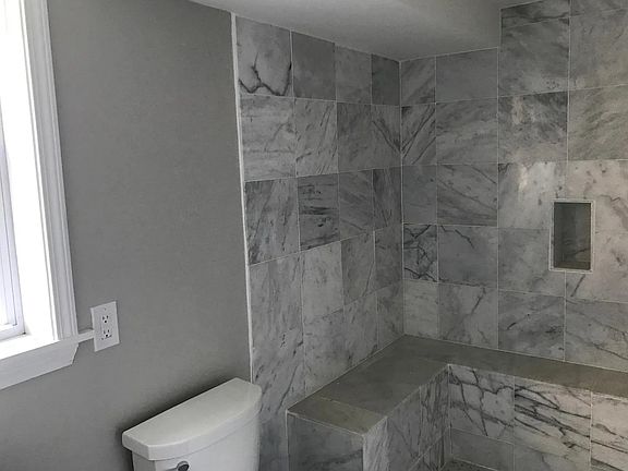 4th image of 3219 Holbrook Dr #B