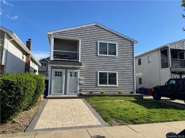 542 E Pine St, Long Beach, NY 11561