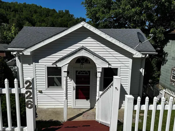 226 W Woodland Ave, Clarksburg, WV 26301