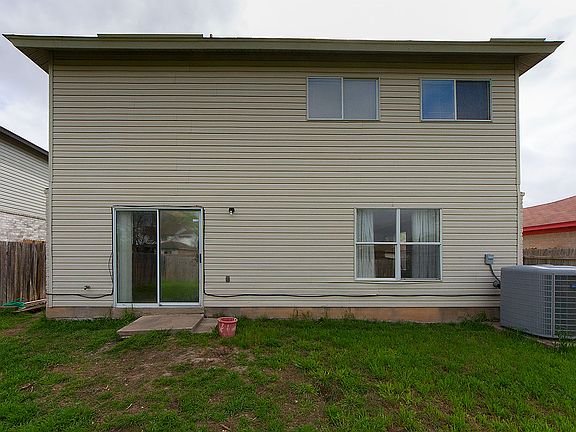 4th image of 1220 Hughmont Dr