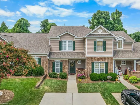 5765 Fox Ridge Ln, Winston Salem, NC 27104