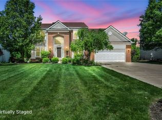 1221 Hamilton Dr, Broadview Heights, OH