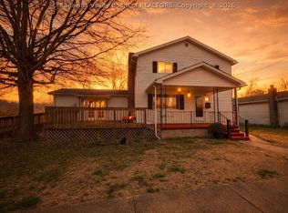 23 Preston St, Ravenswood, WV 26164