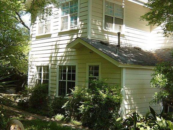 Side view Living room and laundry room