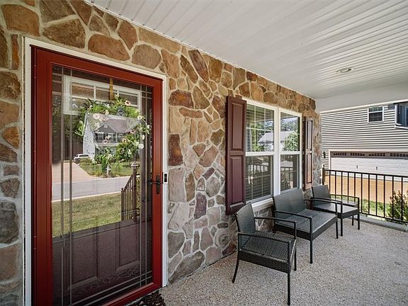 3rd image of 13167 Beacon Hill Way
