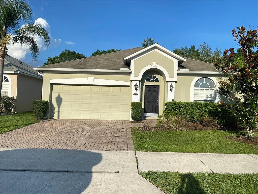 3 bed, 2.0 bath, 1517 sqft, $2,495 — Photo 2