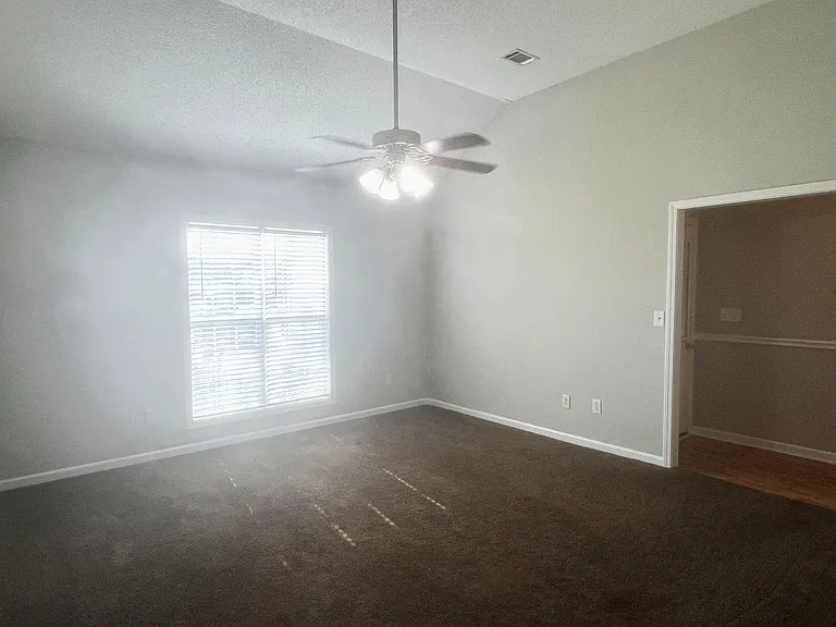 103 Reese Dr — Photo 4