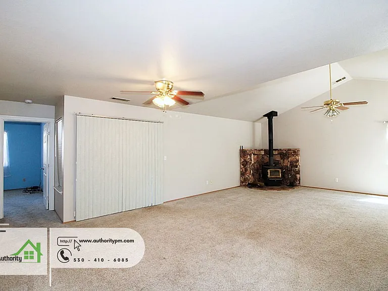 1748 Galaxy Way — Photo 9
