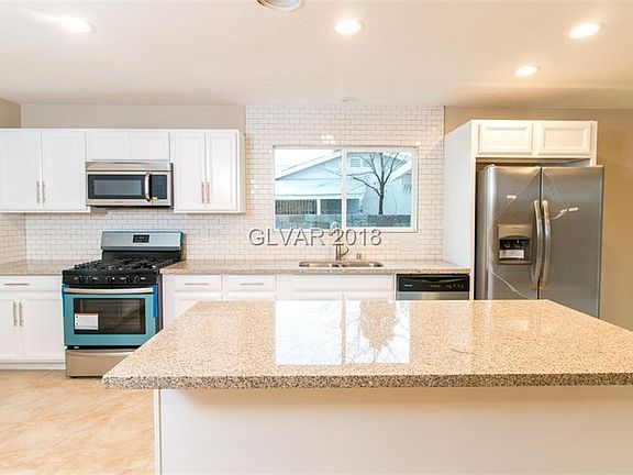 3rd image of 5349 Treasure Ave