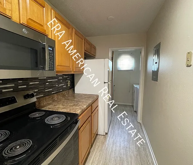 419 Hollywood Blvd NW #B — Photo 7