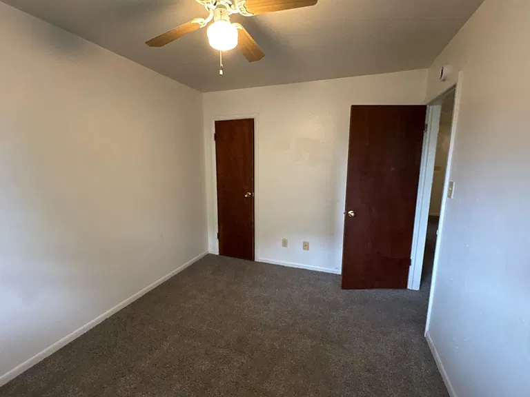 238 Linden Ave — Photo 8