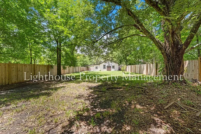 1021 Woodstock Ave — Photo 20