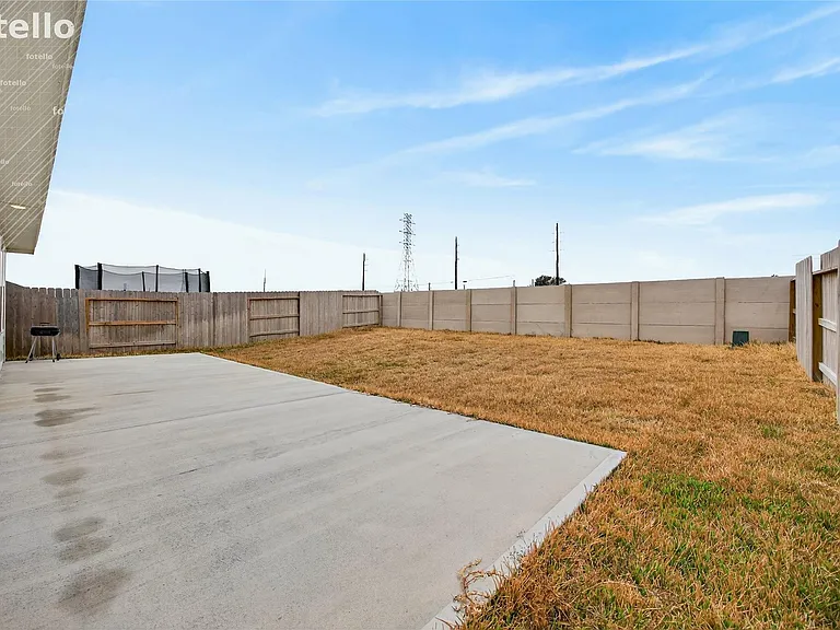 6523 Water Oak Green Ln — Photo 33