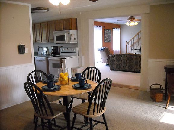 dinning area to kitchen
