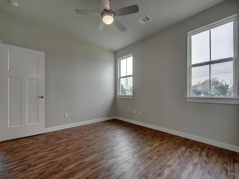 240 Rose Dr #A — Photo 17