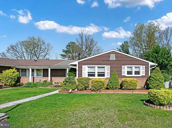 2406 Lampost Ln, Parkville, MD 21234