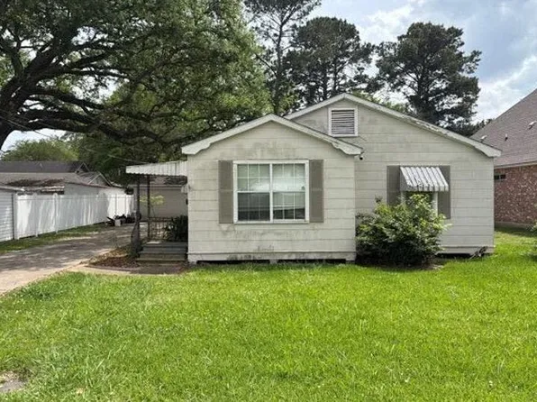 737 Maryland Ave, Port Allen, LA 70767