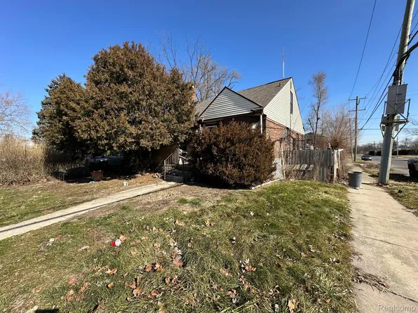 13900 Cloverlawn St, Detroit, MI 48238