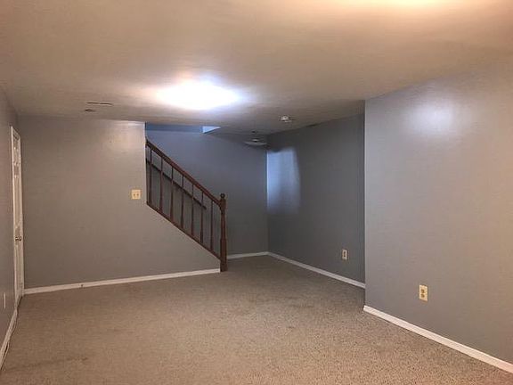 3rd image of 211 Bristol Downs Dr