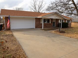 2702 S Morlan Ave, Springdale, AR 72764