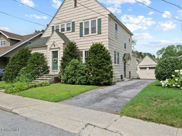 4 BOWMAN Avenue, Glens Falls, NY 12801