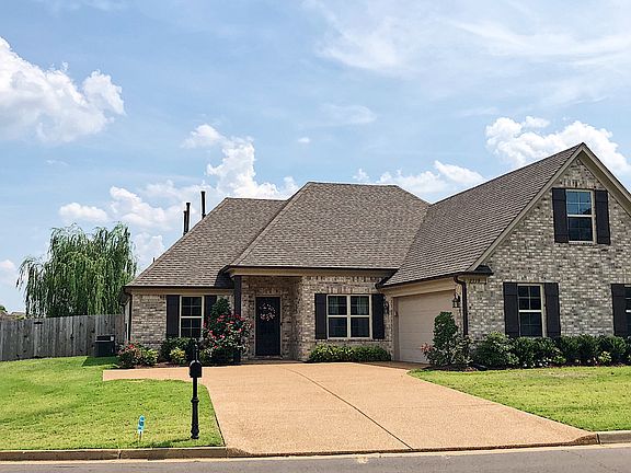 5th image of 2719 Champion Hills Dr