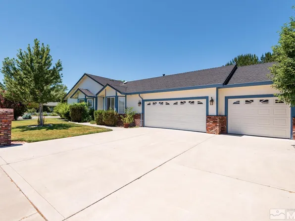 877 Longleaf Pl, Minden, NV 89423