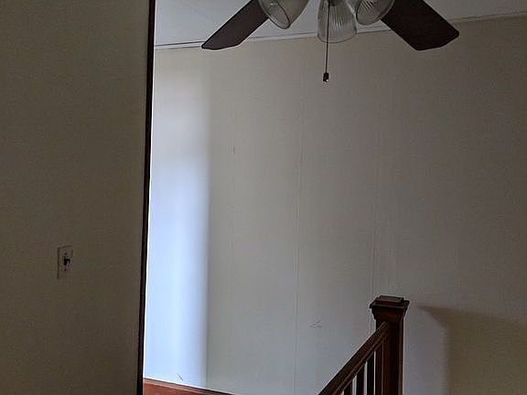 3rd image of 126 Myrtle Ave