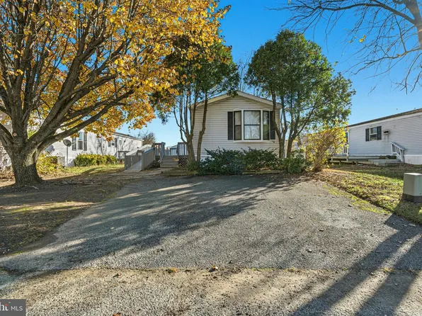 136 Rodeo Cir, Middle River, MD 21220