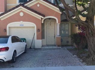 16552 SW 85th Ln, Miami, FL 33193