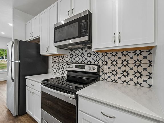 5th image of 517 W 9th Ave