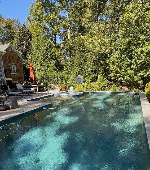 2nd image of 8820 Alpine Cir