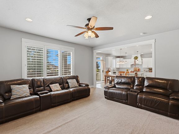 4th image of 2030 Foothill Way