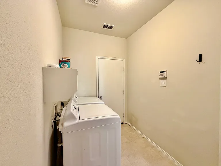 3105 Montserrat Creek Dr — Photo 27