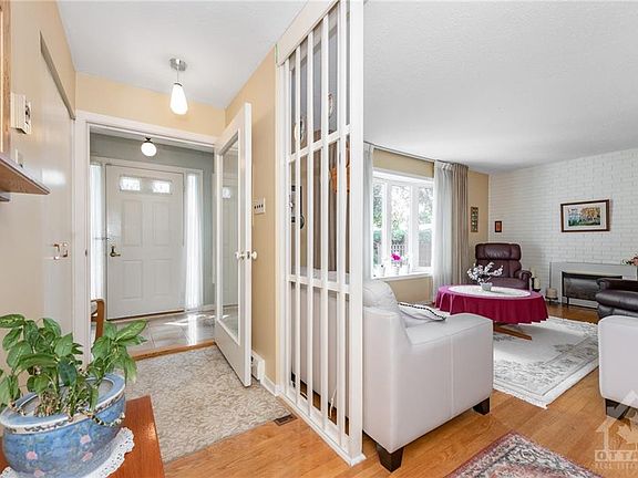 4th image of 17 Parker Ave