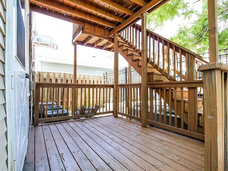 2040 W Charleston St #1R — Photo 11