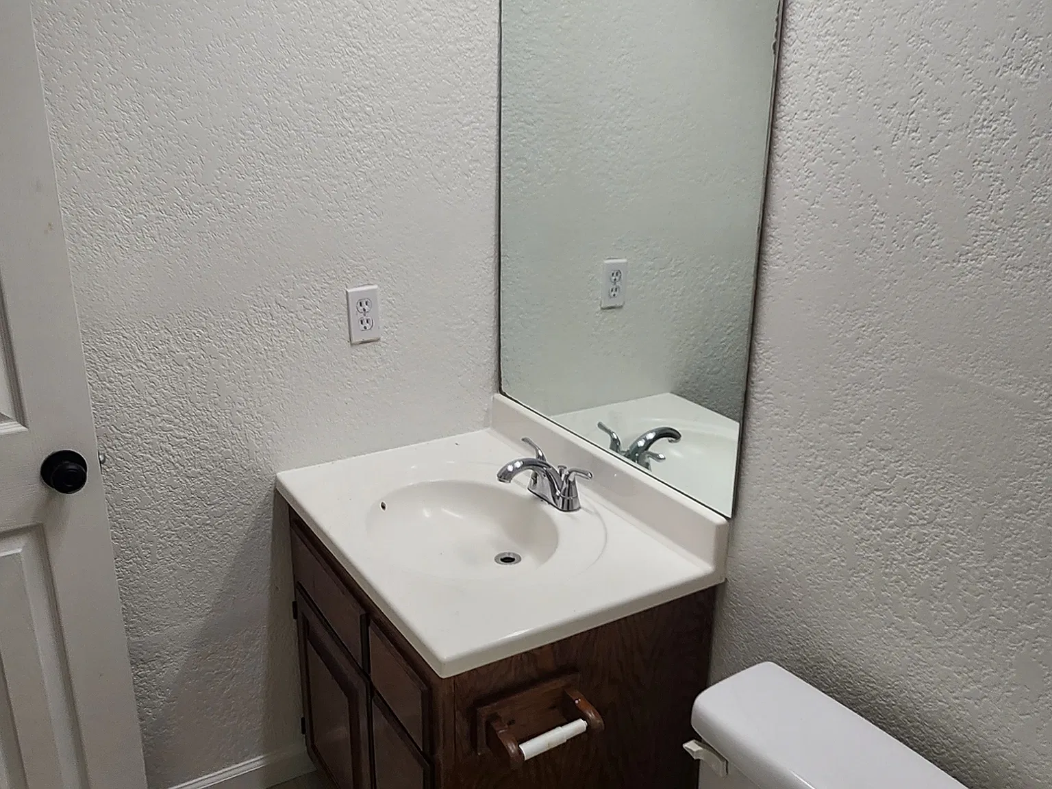2 bed, 920 sqft, $2,843 — Photo 4